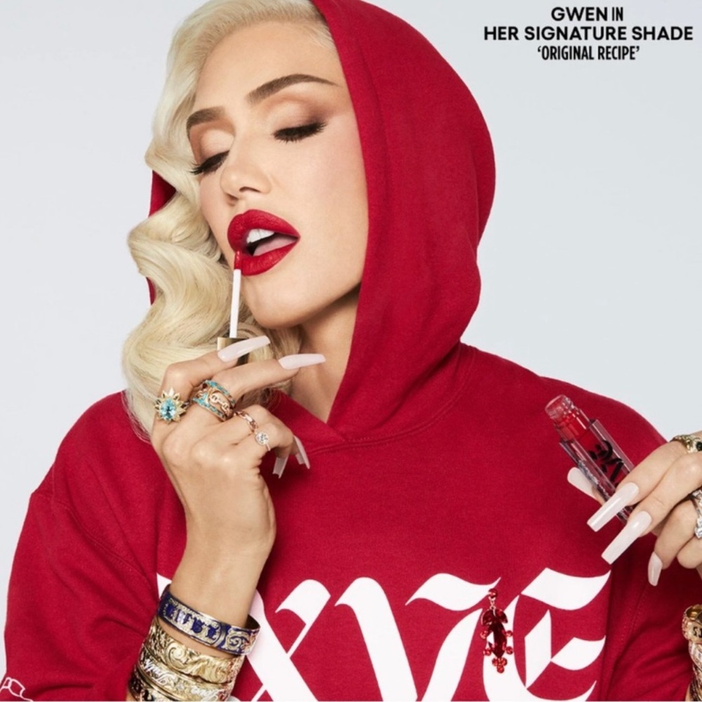 GXVE BY GWEN STEFANI
Original Recipe True Red lip gloss